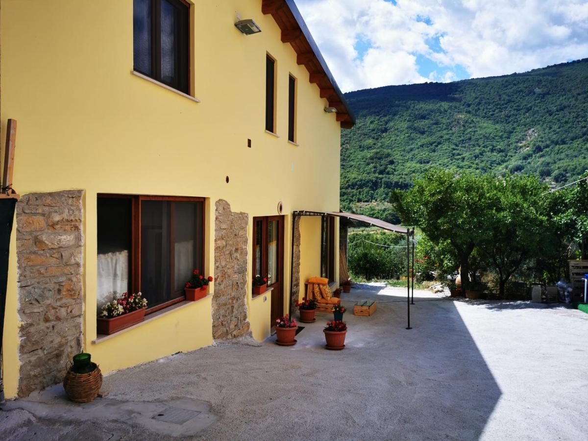 Agriturismo B&B Il Girasole Roccadaspide Buitenkant foto