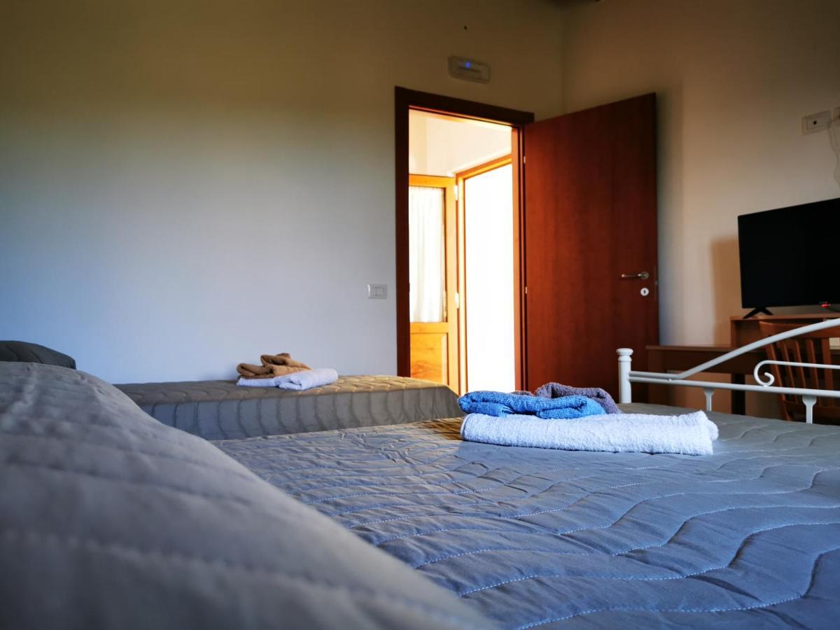 Agriturismo B&B Il Girasole Roccadaspide Buitenkant foto